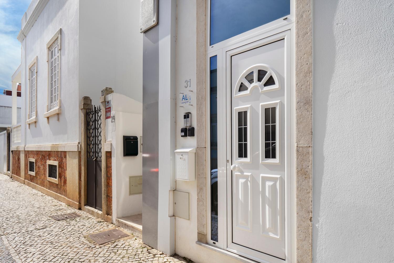 Nony By Get Your District de Faro